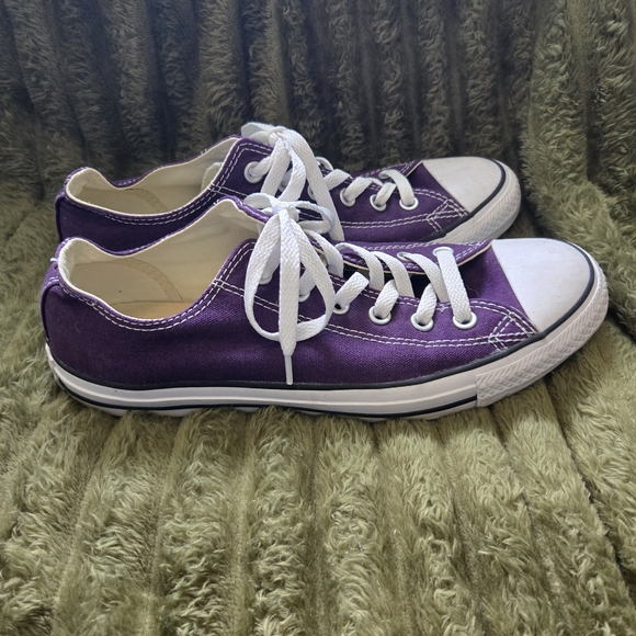 Converse Classic Purple Sneakers - Picture 3 of 6